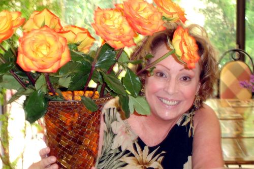 Name: andi with roses.jpg
Views: 272
Size: 46.5 KB