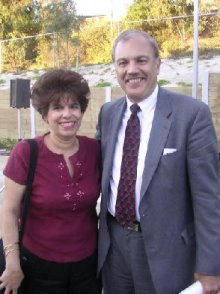 <div>July 1, 2004, The surprise of my life !!<br />I finally get to meet Dr. Slamon at the Grand Opening <br />of the San Diego Cancer Center in Encinitas, CA</div>